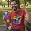 Game Boy Color Retro – Pokemon Escapando | Camiseta Estilo 90s Pixel Art | Digikemon4Design